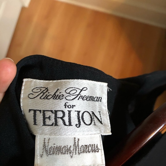 Vintage Sheath Dress with Beautiful Details - Picture 3 of 3